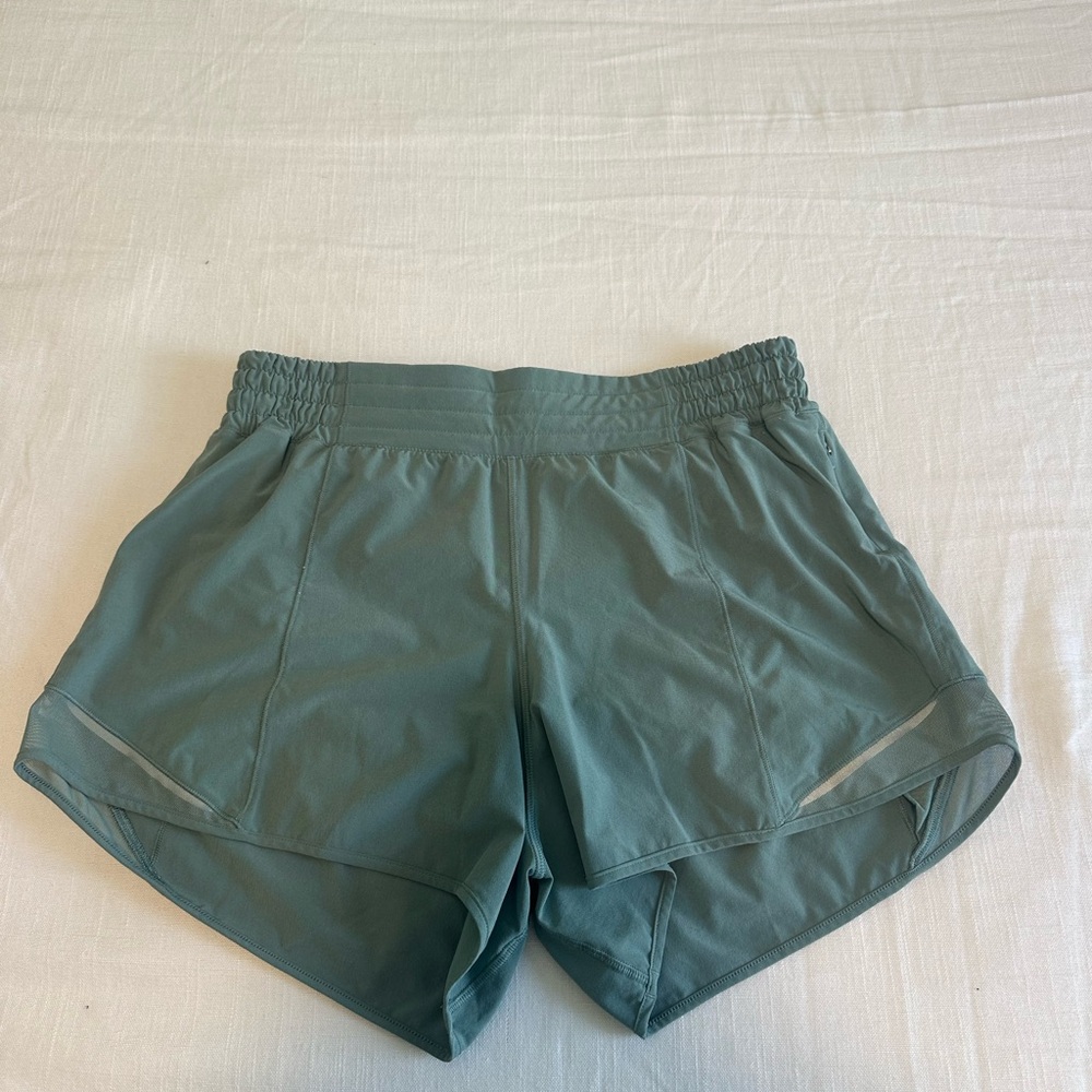 Lululemon Hotty Hot Shorts High Rise 4”